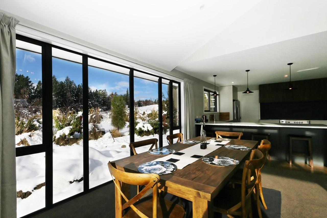 Lake Views At Antler Lodge 레이크 테카포 외부 사진